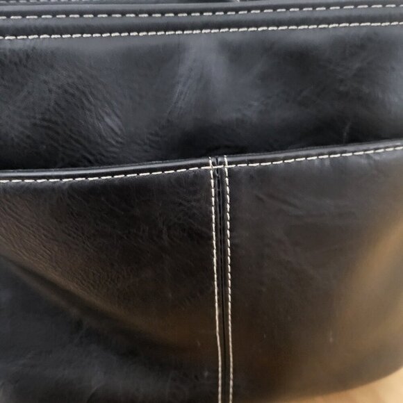 b.o.c. Black Contrast Stitching Organizer/Phone Pocket Crossbody Bag - Picture 9 of 12